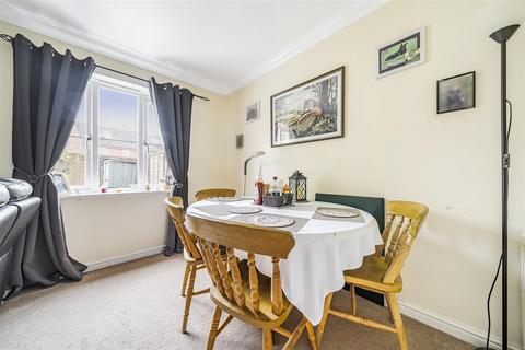 17 Witchcombe Close, Great Cheverell, Devizes, SN10 5TQ