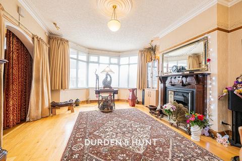 5 bedroom semi-detached house for sale, Langley Drive, Wanstead E11