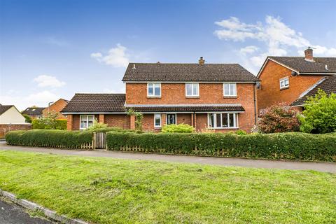 4 bedroom detached house for sale, Elm Close, Rowde