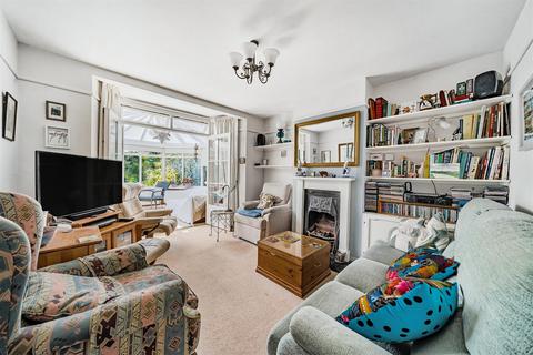 45 The Byeways, Surbiton, KT5 8HT