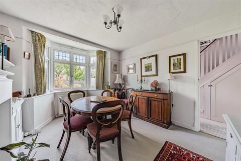 45 The Byeways, Surbiton, KT5 8HT