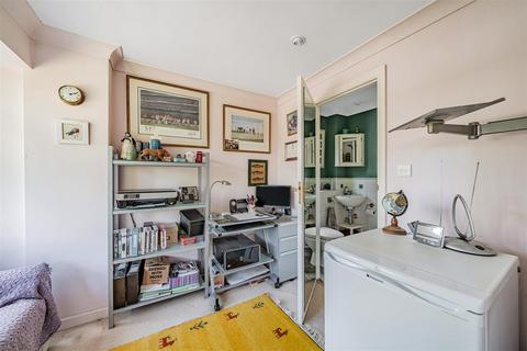 45 The Byeways, Surbiton, KT5 8HT