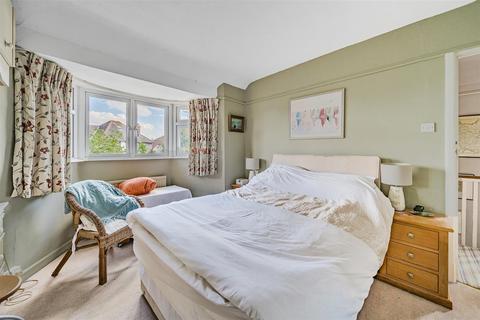 45 The Byeways, Surbiton, KT5 8HT