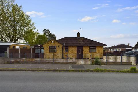 2 bedroom detached bungalow for sale, Shearwater Grove, Innsworth, Gloucester
