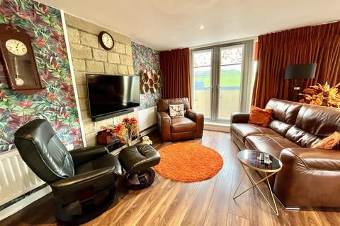 2 bedroom apartment for sale, Park Road, Elland