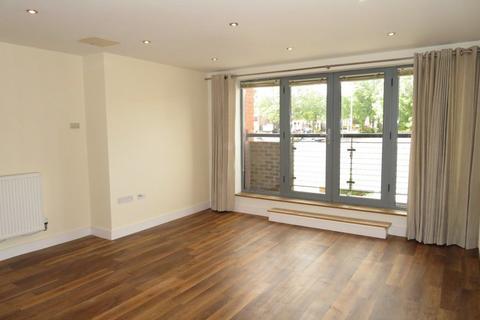 2 bedroom apartment to rent, High Road, Woodford Green IG8