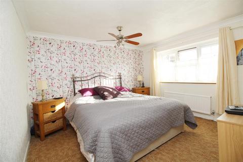 3 bedroom house to rent, Cherry Lane, Langley Green, Crawley, West Sussex. RH11 7NX