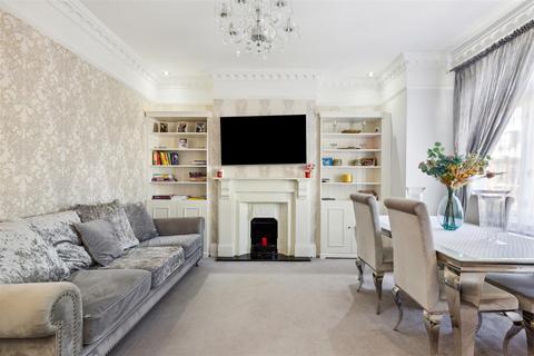 3 bedroom flat for sale, Silver Crescent, Chiswick, W4