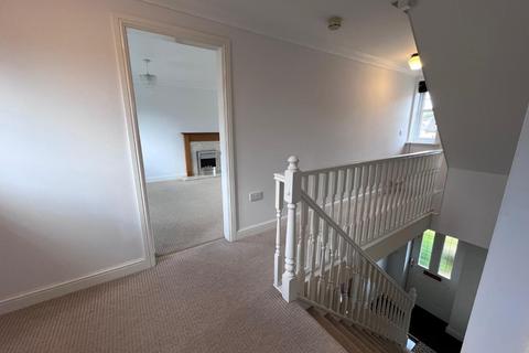 10 Cardinal Close, Birmingham, B17 8EU