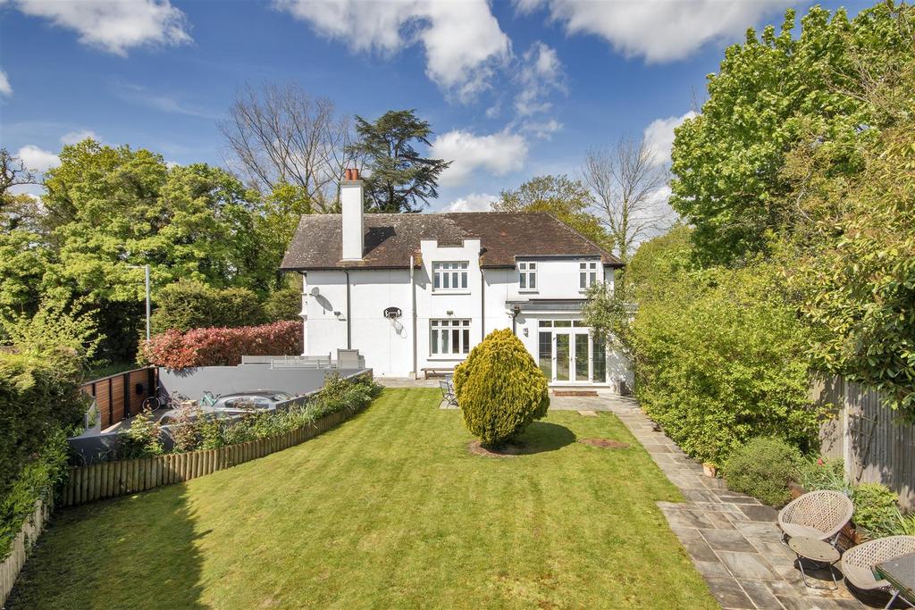 Rings Hill, Hildenborough TN11 4 bed detached house for sale £1,250,000