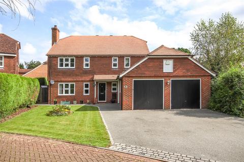 4 bedroom detached house for sale, Well Close, Leigh TN11