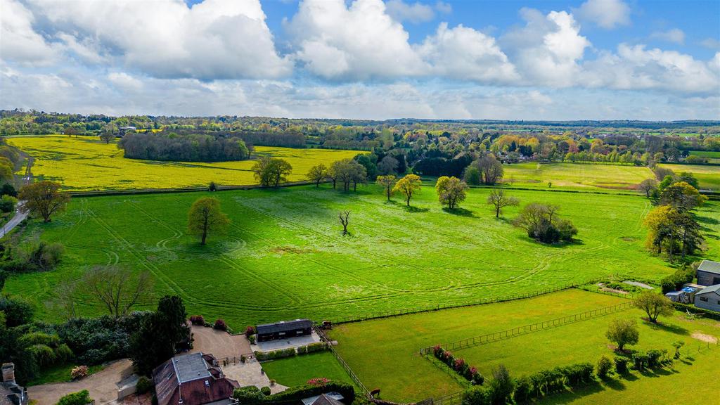 SEPTEMBER COTTAGE DRONE  (1)-Edit.jpg