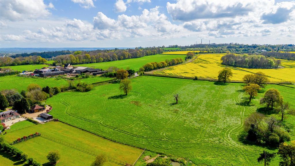 SEPTEMBER COTTAGE DRONE  (4).jpg