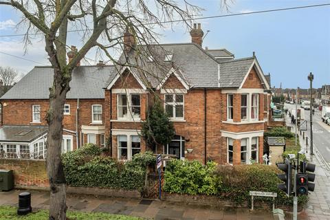4 bedroom house for sale, Bushmead Avenue, Bedford