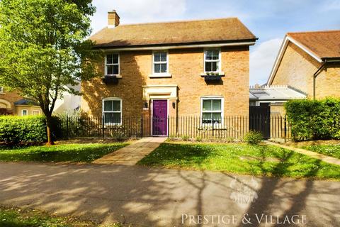 4 bedroom detached house for sale, Faraday Gardens, Fairfield, Hitchin,