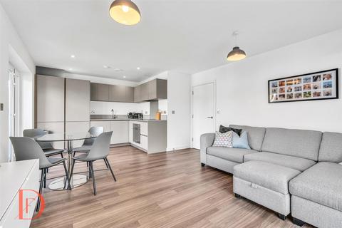 1 bedroom flat for sale, Newmans Lane, Loughton IG10