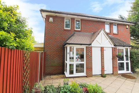38 Caraway Place, Wallington, SM6 7AG