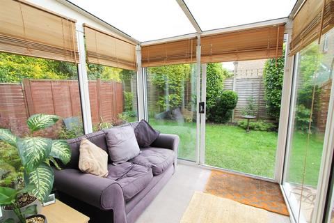 38 Caraway Place, Wallington, SM6 7AG