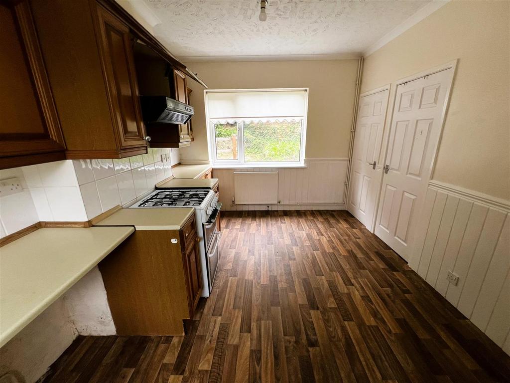 Sandhurst Road, Leicester 2 bed semidetached house for sale £189,950