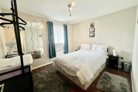 2 bedroom apartment for sale, Drumaldrace, Washington