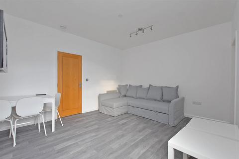 3 bedroom apartment to rent, 551a Ecclesall Road, Sheffield, S11 8PR