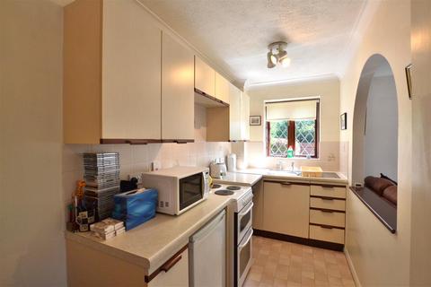 5 Colbred Corner, Fleet, GU51 2UE