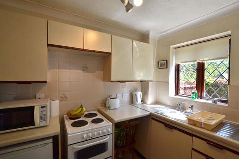 5 Colbred Corner, Fleet, GU51 2UE