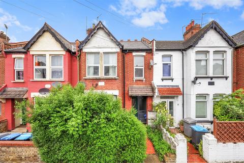 3 bedroom flat to rent, Deacon Road, London NW2