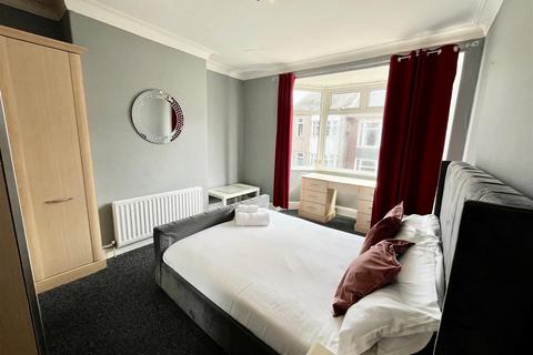 2 bedroom flat for sale, Richmond Road, South Shields