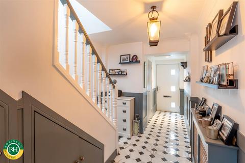 7 Chiltern Crescent, Sprotbrough, Doncaster, DN5 7PE