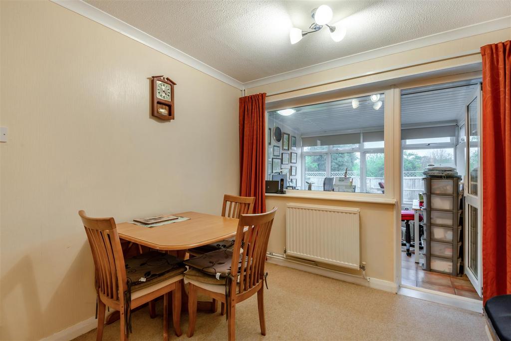 Dining Room/Bedroom 2