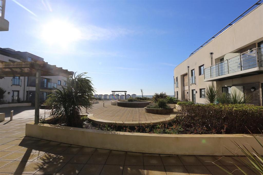 Chichester House, The Waterfront... 2 bed flat to rent £1,500 pcm (£
