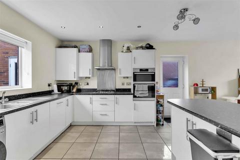 4 bedroom detached house for sale, Chatham Road, Meon Vale, Stratford-Upon-Avon