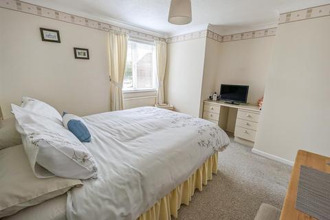8 Lerwick Way, Corby, NN17 2DZ