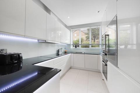 4 bedroom house to rent, Page Mews, SW11