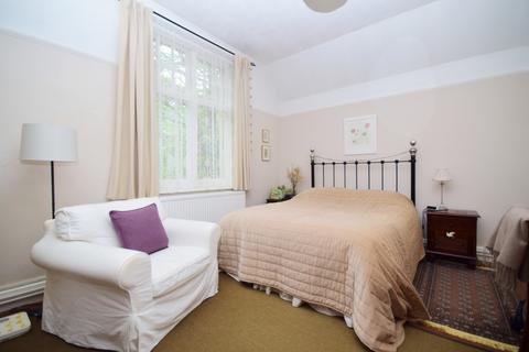 1 bedroom apartment to rent, Kenley Lane Kenley CR8