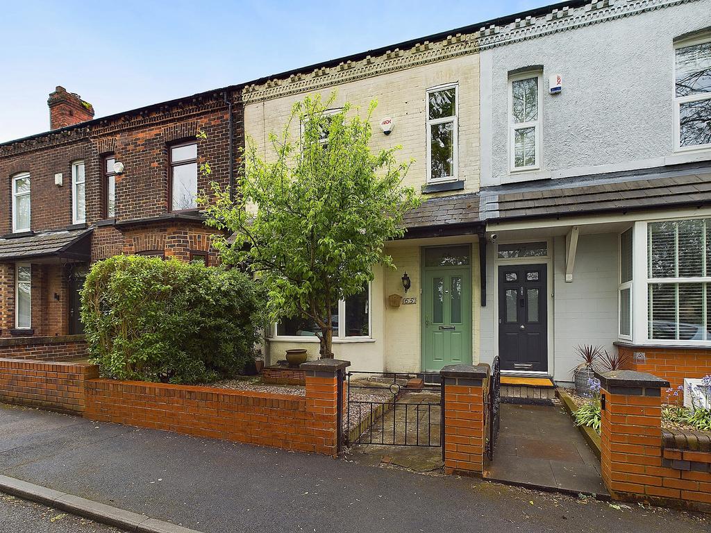 Station Road, Kearsley, BL4 2 bed terraced house for sale £185,000