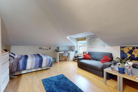3 bedroom flat to rent, Cavendish Road