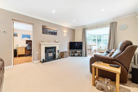 6 Bishops Drive, Wokingham, RG40 1WA