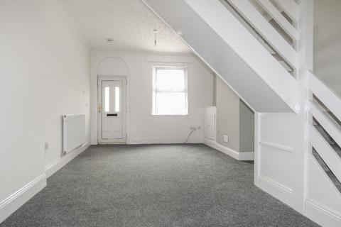 3 bedroom terraced house to rent, West Street, Crewe
