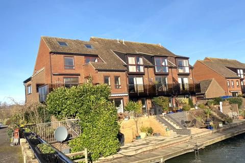 4 bedroom apartment for sale, Temple Mill Island, Marlow SL7