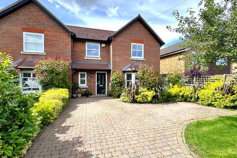 4 bedroom semi-detached house for sale, Green Lane, Bovingdon