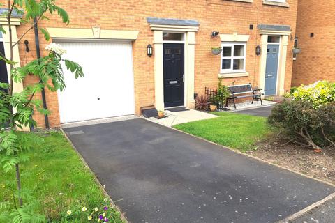 3 bedroom terraced house for sale, Lowes Drive, Tamworth, B77