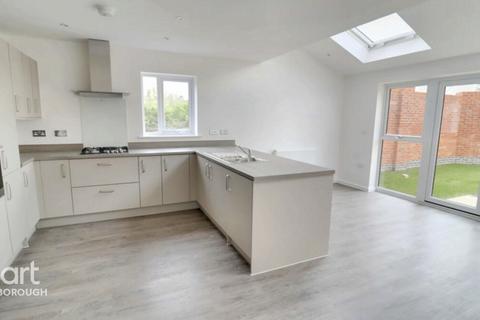 3 bedroom detached house for sale, Laytham Gardens, Peterborough