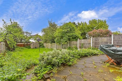 3 bedroom semi-detached house for sale, Cadogan Gardens, South Woodford, London