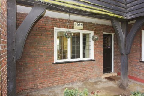 3 bedroom cottage for sale, Queen Marys Drive, Wirral CH62