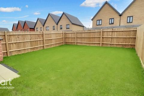 3 bedroom semi-detached house for sale, Laytham Gardens, Peterborough