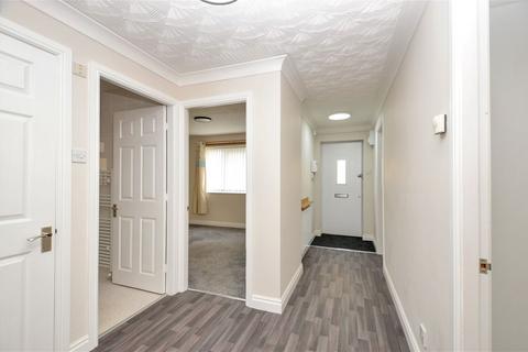 2 bedroom ground floor flat to rent, Parker Street, Runcorn