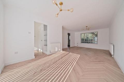14 Brook Road, Bagshot, GU19 5JS