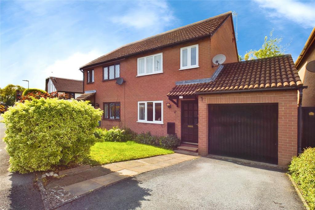 Lamden Way, Burghfield Common... 3 bed semidetached house for sale £